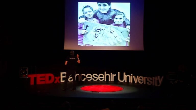 Kafalar Hep Karışık | Efe Işıldaksoy | TEDxBahcesehirUniversity