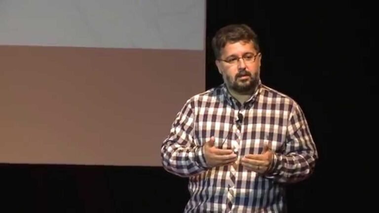 Sosyal Medyanın Etki Alanına Nasıl Dahil Oluruz? | Ali Ercan Özgür | TEDxYamanlarMalhunHatunHS